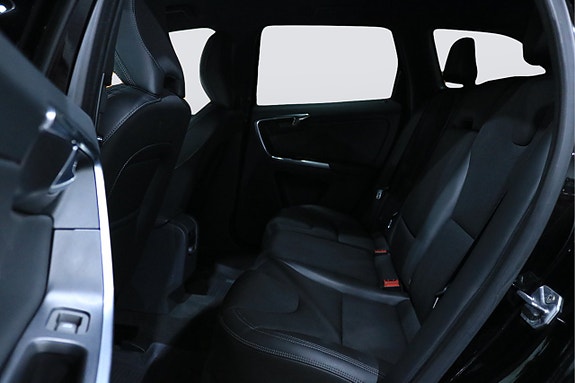 Volvo XC60 6 of 23