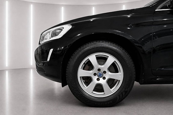 Volvo XC60 10 of 23