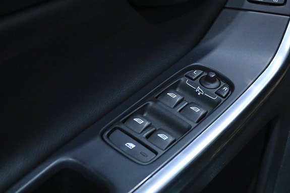 Volvo XC60 19 of 23