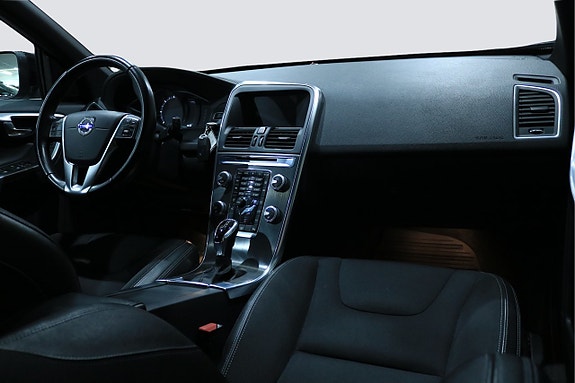 Volvo XC60 7 of 23