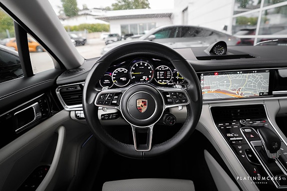 Porsche Panamera 4 14 of 20