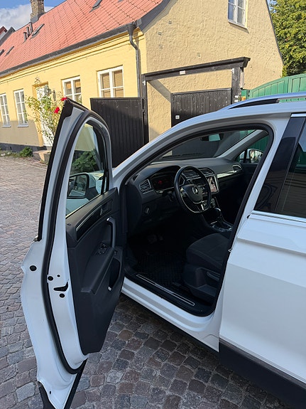 Volkswagen Tiguan 5 of 11