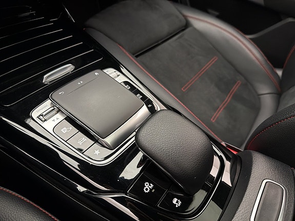 Mercedes-Benz A35 26 of 30