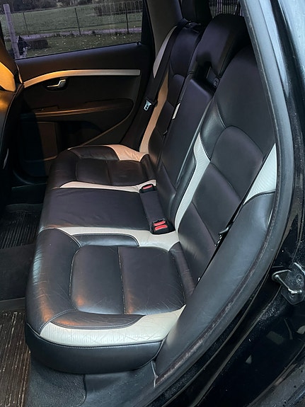 Volvo V70 5 of 6