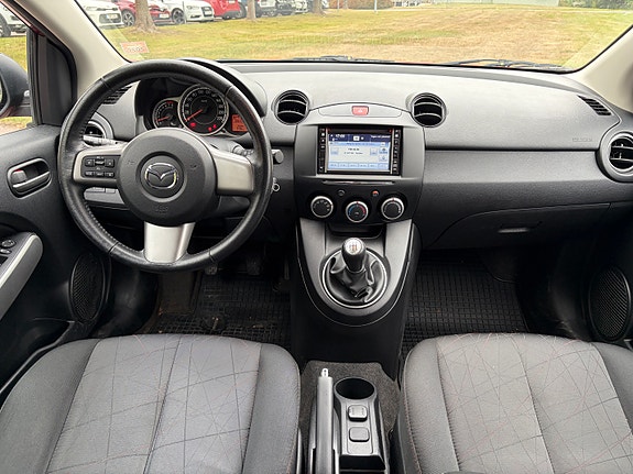 Mazda 2 9 of 12