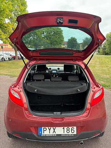 Mazda 2 6 of 12