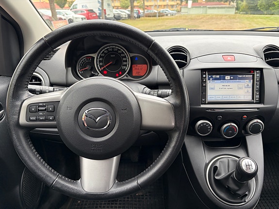 Mazda 2 7 of 12