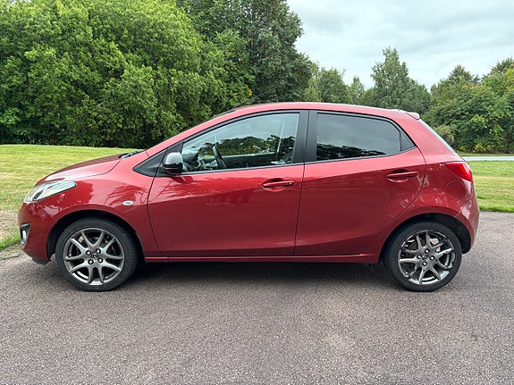 Mazda 2 2 of 12