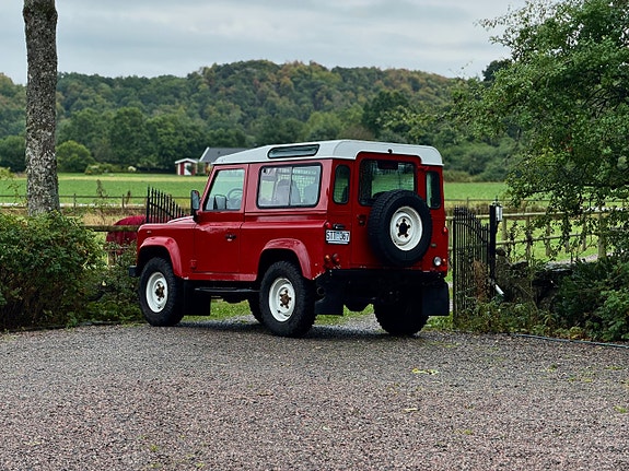 Land Rover Defender 90 6 of 25