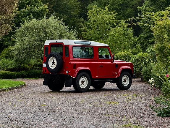 Land Rover Defender 90 5 of 25