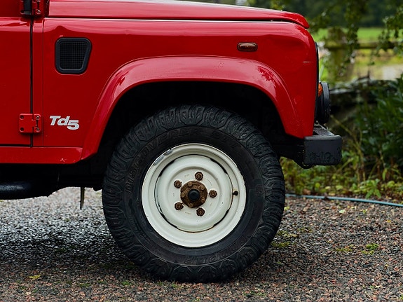 Land Rover Defender 90 3 of 25