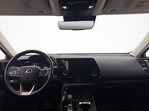Lexus NX350h 13 of 30