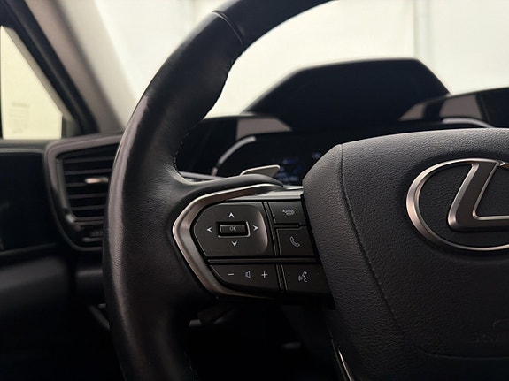 Lexus NX350h 19 of 30