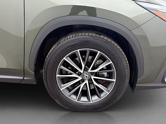 Lexus NX350h 30 of 30