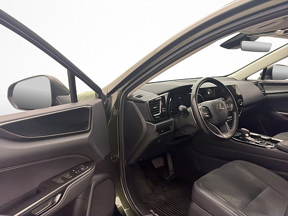 Lexus NX350h 11 of 30