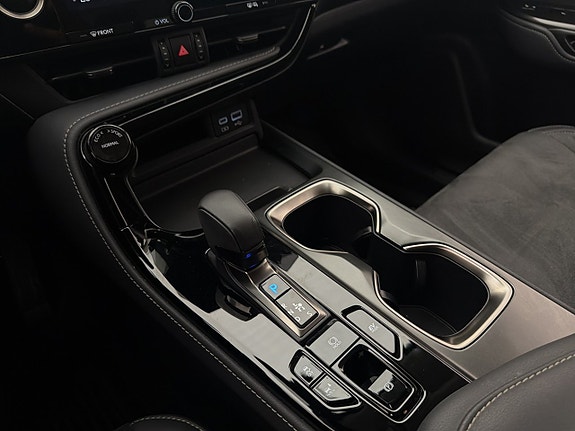 Lexus NX350h 24 of 30