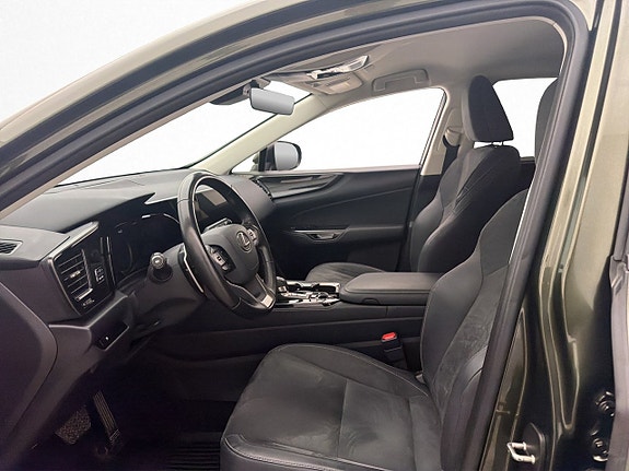 Lexus NX350h 12 of 30