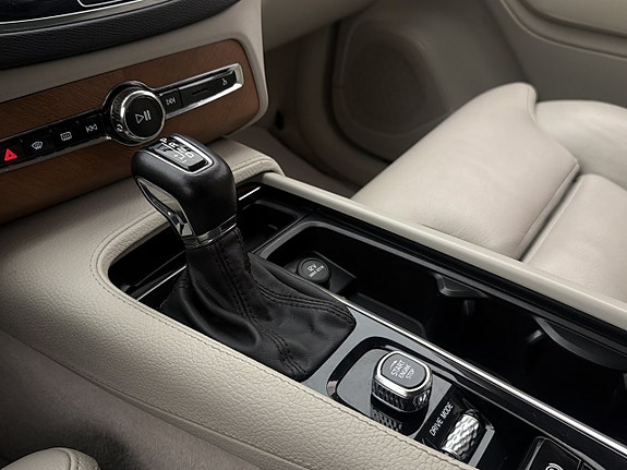 Volvo XC90 24 of 30