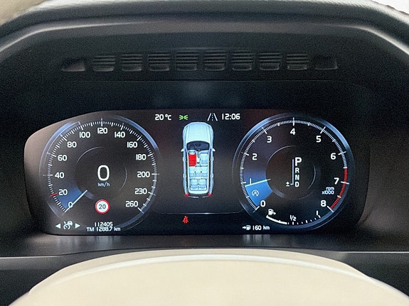 Volvo XC90 16 of 30