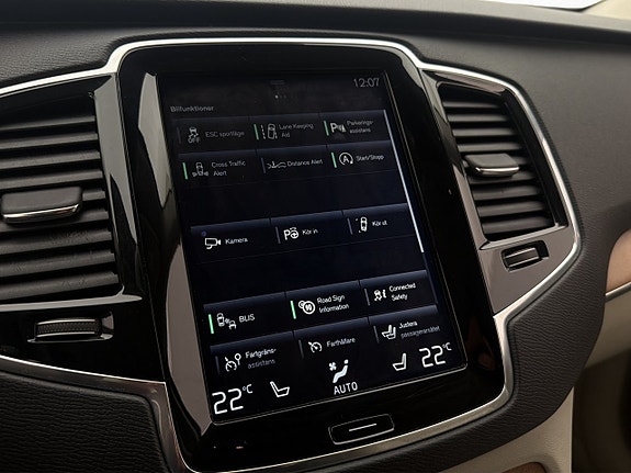 Volvo XC90 22 of 30