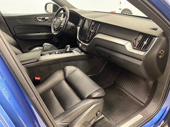 Volvo XC60 13 of 27