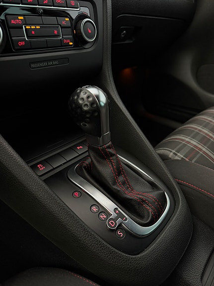 Volkswagen Golf VI 7 of 8