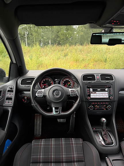 Volkswagen Golf VI 4 of 8