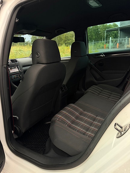 Volkswagen Golf VI 6 of 8