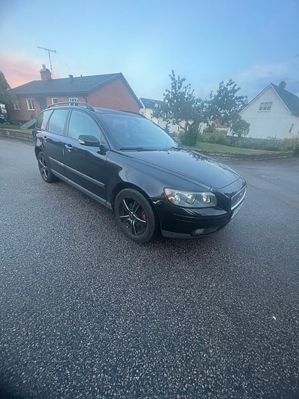 Volvo V50 4 of 5