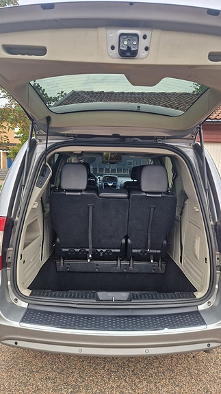Lancia Voyager 18 of 19