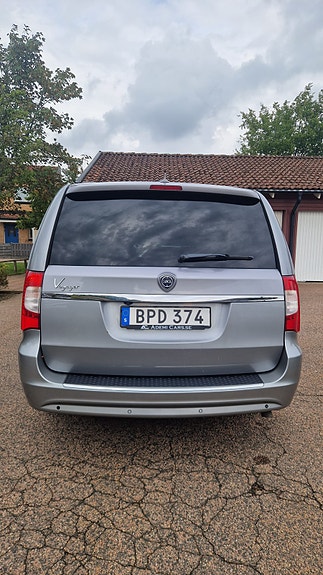 Lancia Voyager 5 of 19