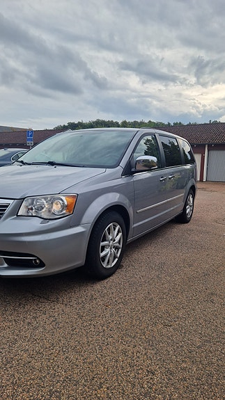 Lancia Voyager 3 of 19