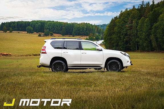 Toyota Land Cruiser 2 of 18