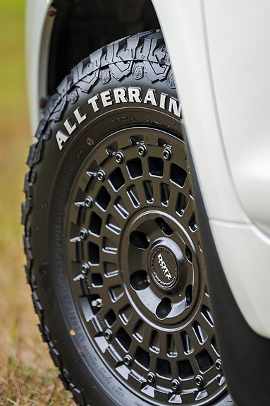 Toyota Land Cruiser 4 of 18