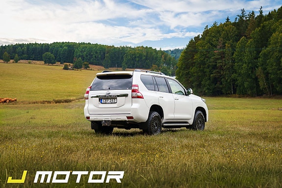 Toyota Land Cruiser 3 of 18