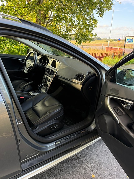 Volvo V40 Cross Country 9 of 12