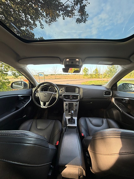 Volvo V40 Cross Country 6 of 12