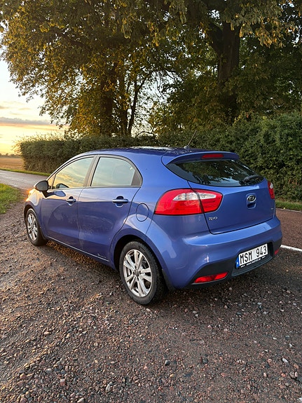 Kia Rio 4 of 14
