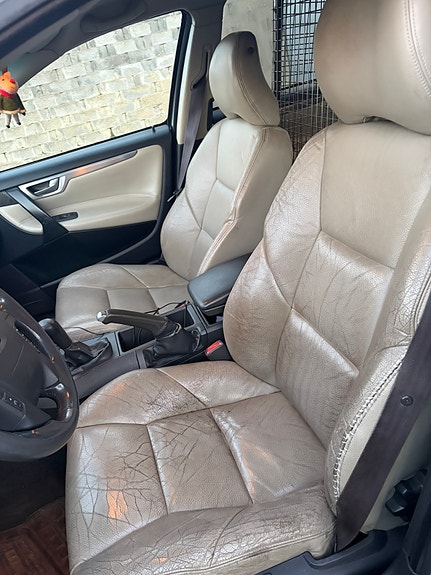 Volvo V70 6 of 9
