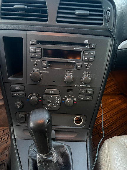 Volvo V70 4 of 9