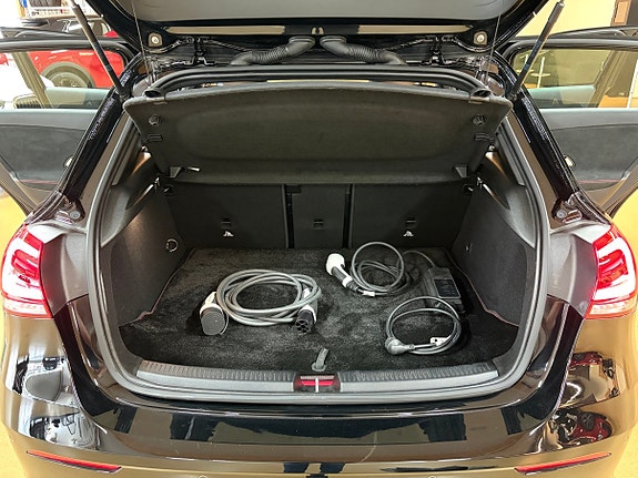 Mercedes-Benz A250 e 16 of 30