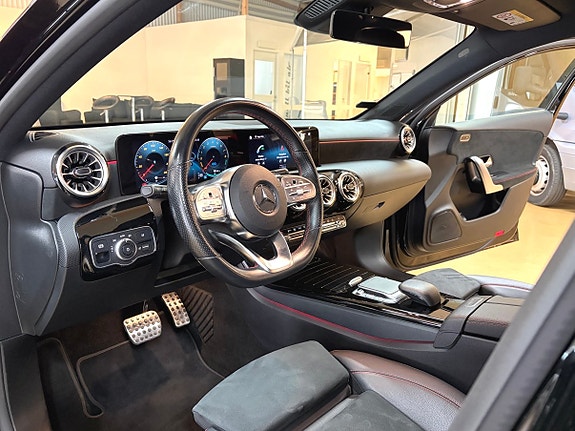 Mercedes-Benz A250 e 10 of 30