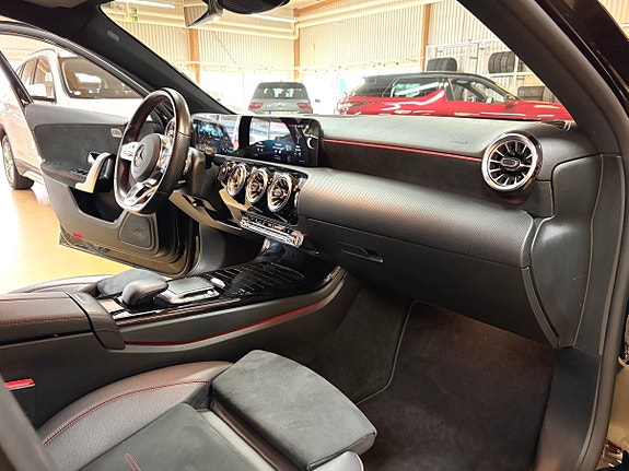 Mercedes-Benz A250 e 21 of 30