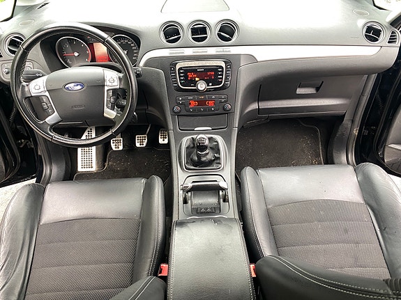 Ford S-MAX 4 of 6