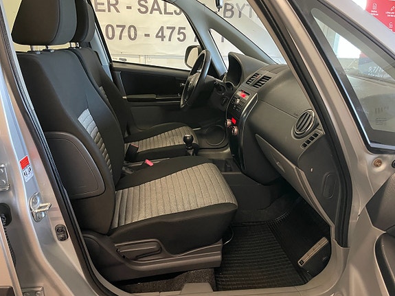 Suzuki SX4 15 of 20