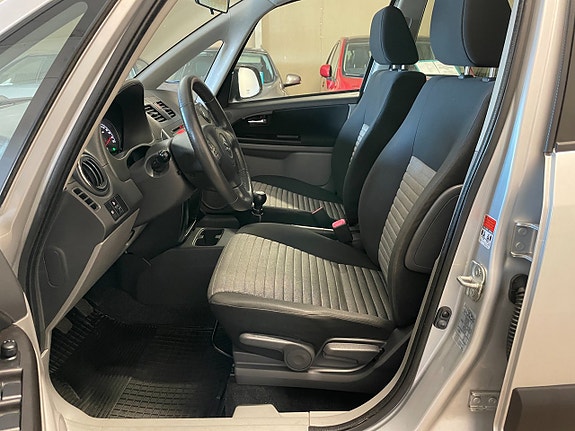 Suzuki SX4 9 of 20