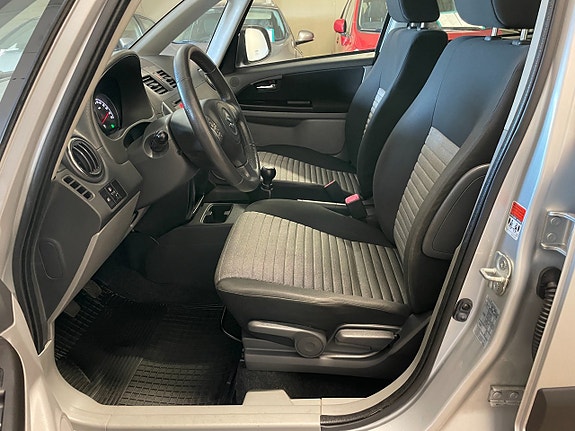 Suzuki SX4 8 of 20