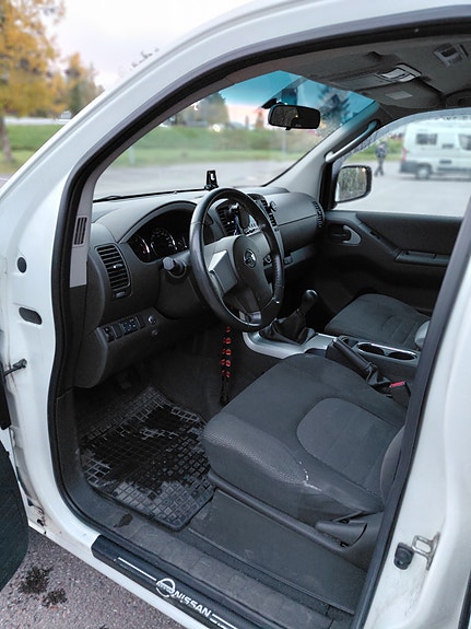 Nissan Pathfinder 6 of 7