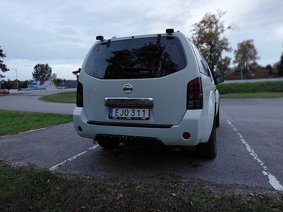 Nissan Pathfinder 5 of 7