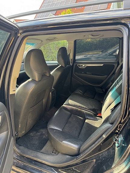 Volvo V70 4 of 11